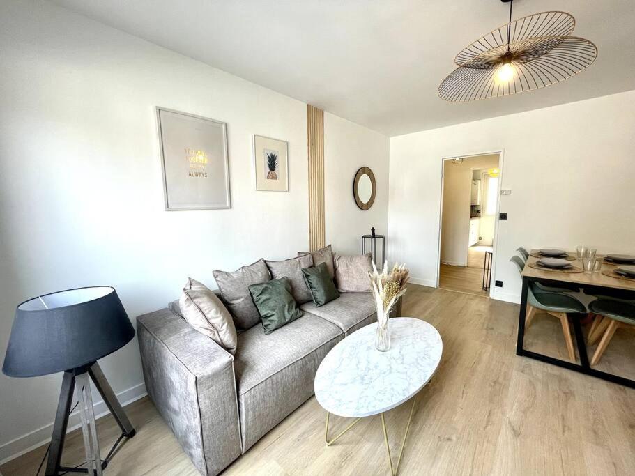 L'Instant Present - Calme & Elegant Proche Gare Apartment Roanne Bagian luar foto